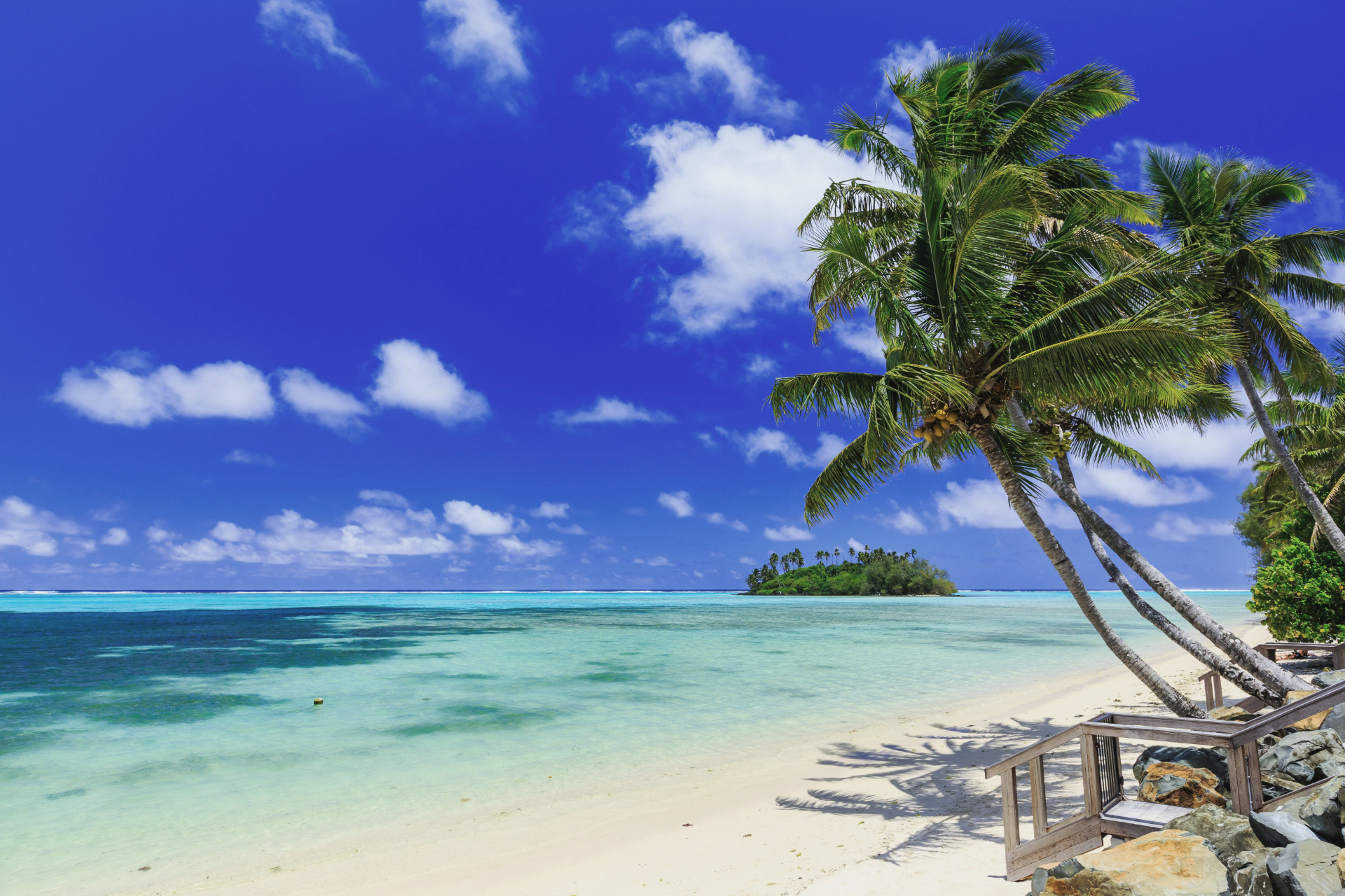 Luxury wellness retreat in Rarotonga with turquoise lagoon